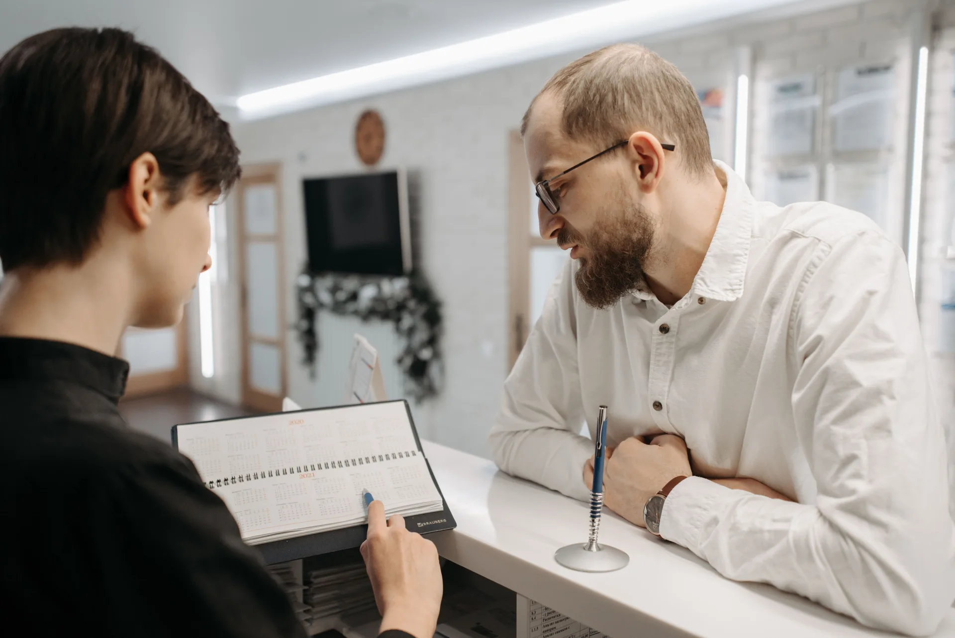 What is Cal.com and why do therapists use it for booking?